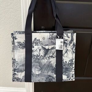Lululemon Boxy Tote Bag 10L  - Sketch Toile Turtledove Navy Obsidian LARGE Sz